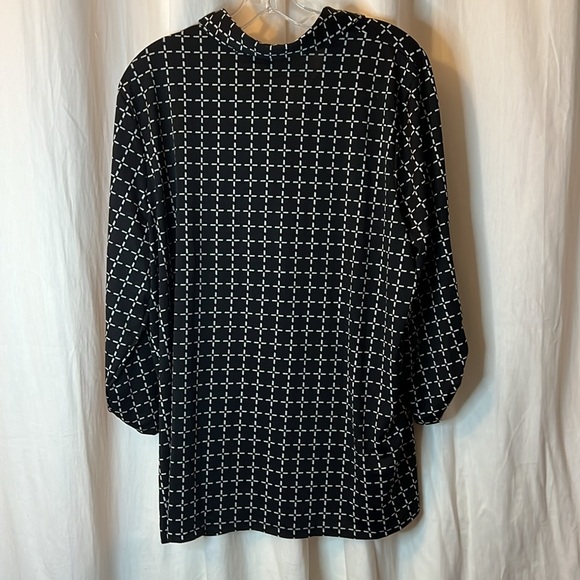 NY Collection Tunic - Picture 5 of 6